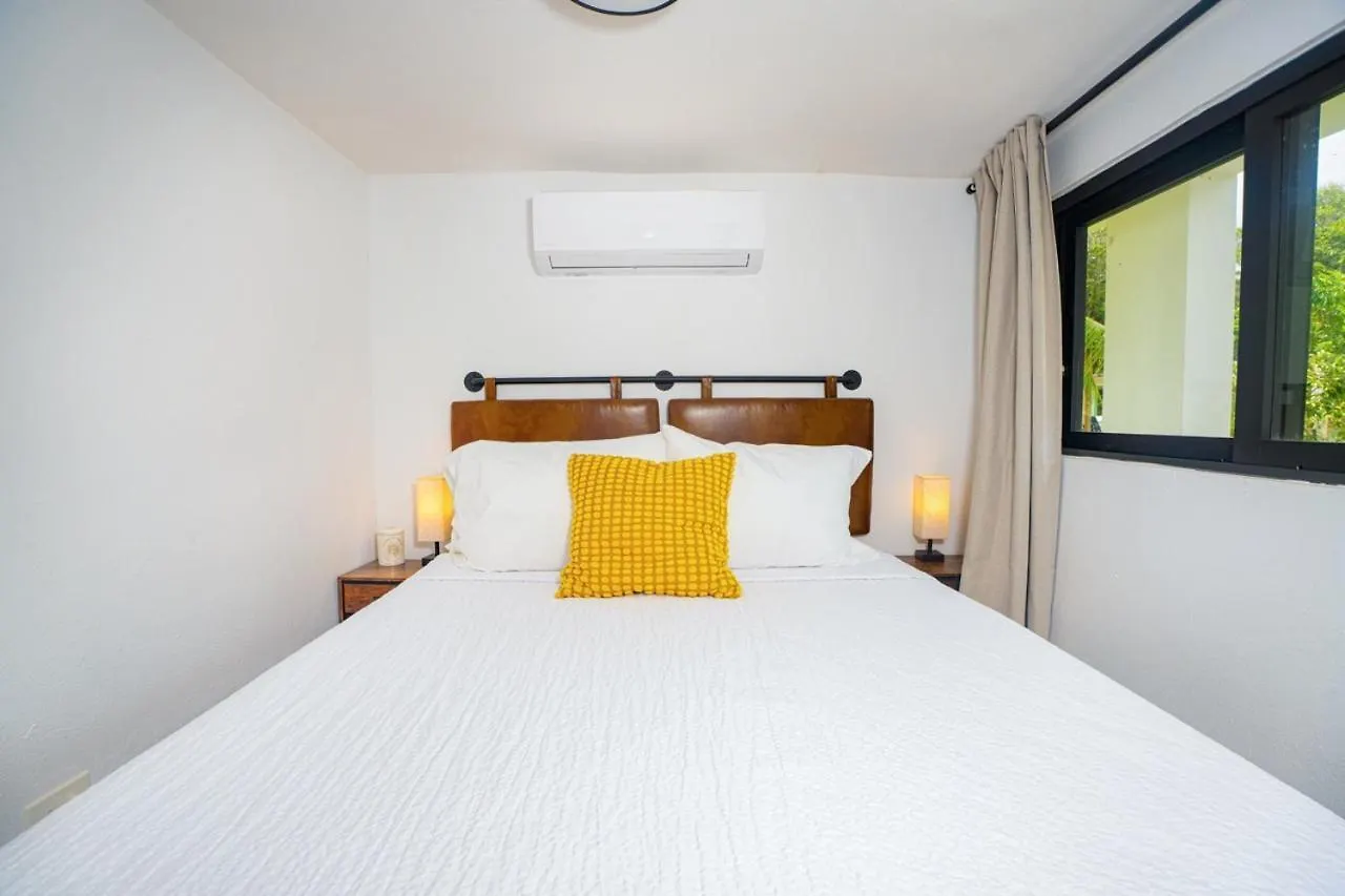 Garden Of Eden Hotel Brenas